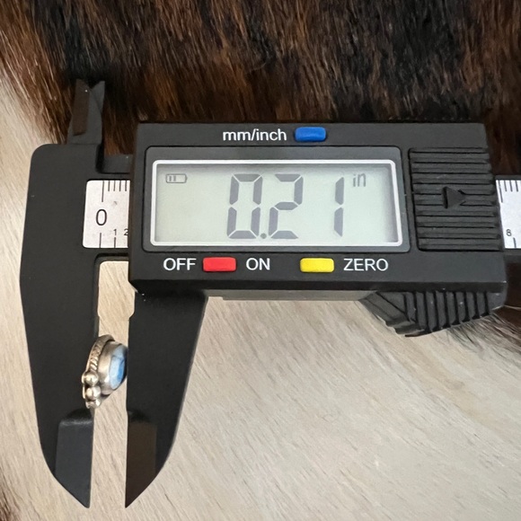 ❤️ Golden Hills Turquoise Navajo Style Matte Sterling Silver Stud Earrings .54”L - Picture 13 of 13